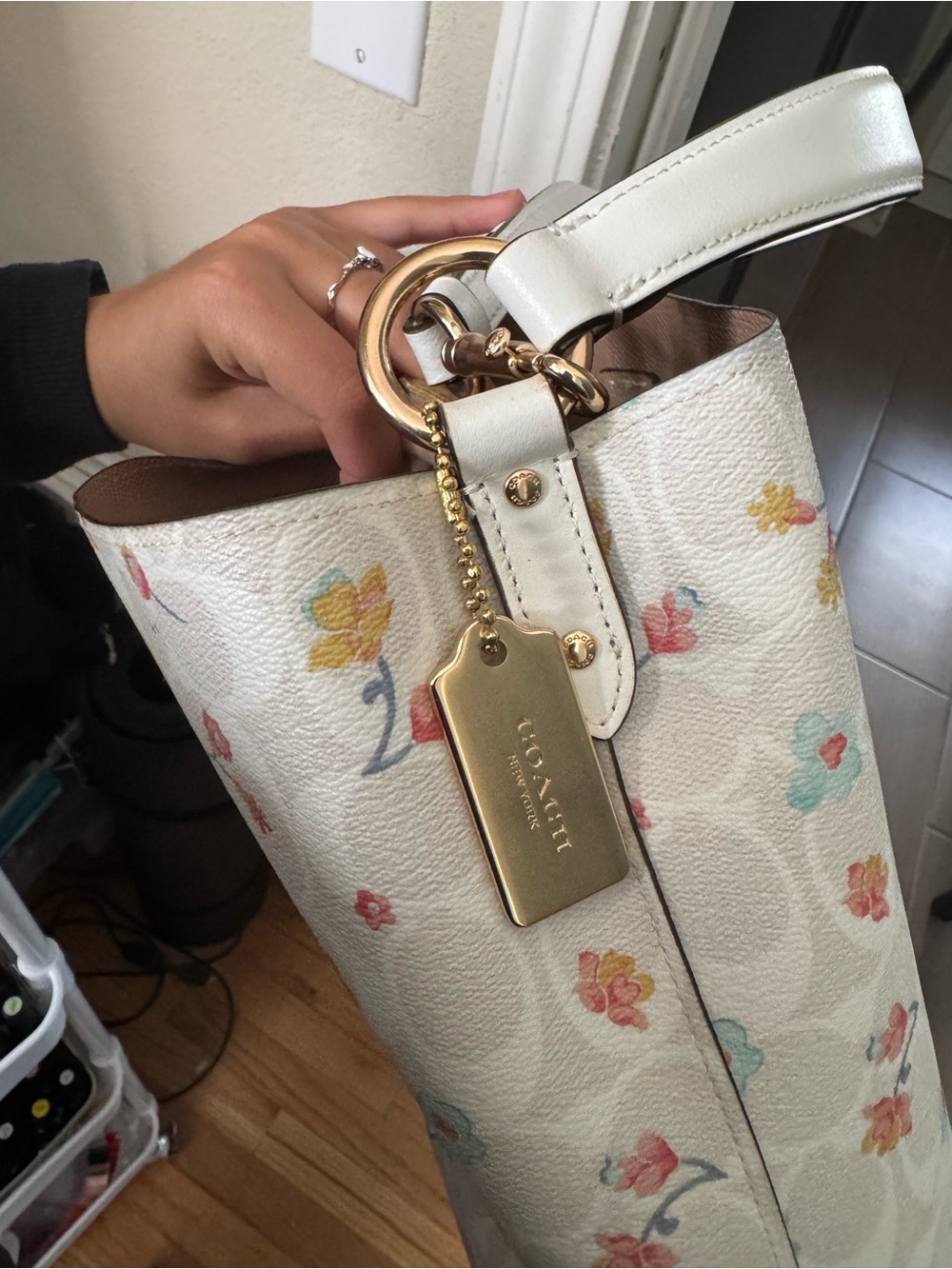 Coach White Floral Mini Shoulder Bag with matching wallet - Picture 7 of 10
